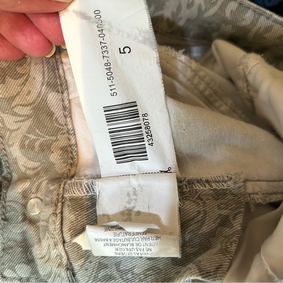 Hot Kiss Skinny Lily Woman’s jeans. Grey paisley pattern Size 5. - Picture 4 of 5